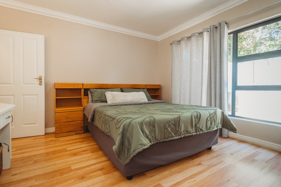 5 Bedroom Property for Sale in Panorama Western Cape